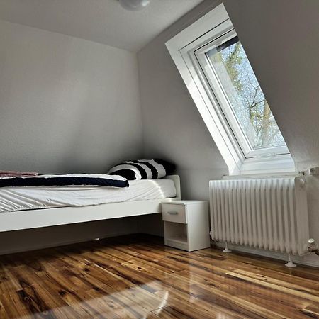 Zentral Gelegene Unterkunft In Kiel Esterno foto